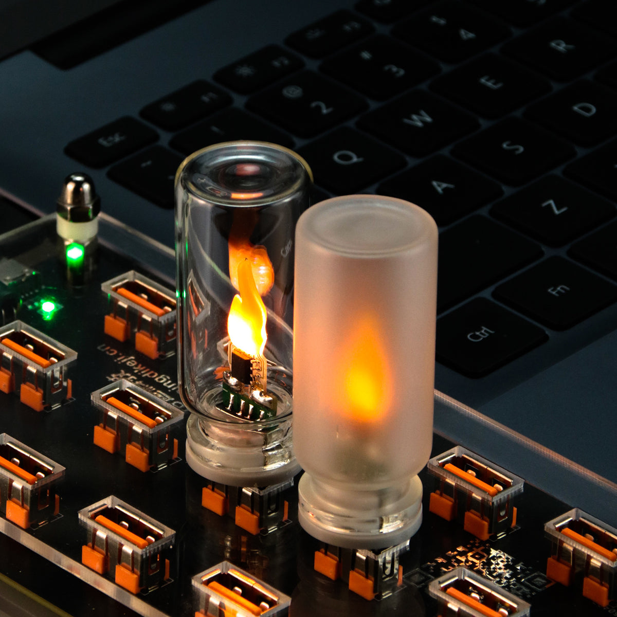 "Sicherheits-LED-Kerze mit realistischer Flammen-Simulation: USB-Betriebene, Familienfreundliche Atmosphärenlicht"