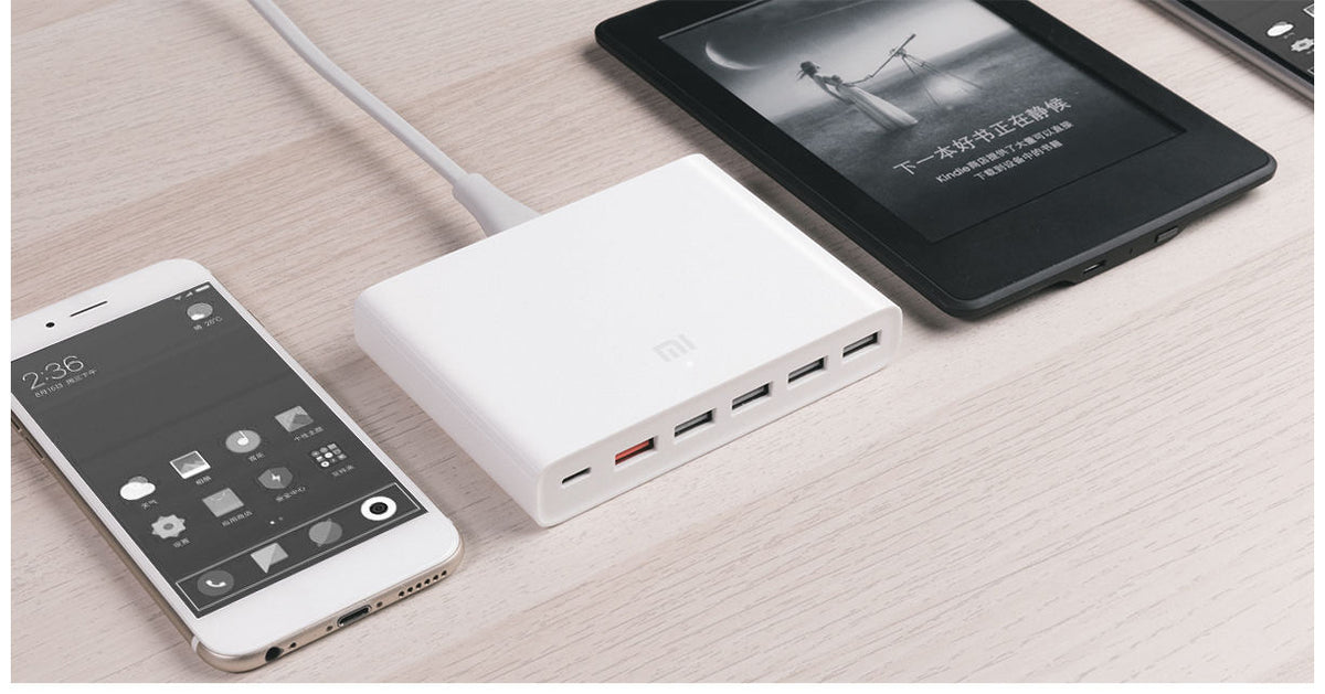 "Xiaomi Schnellladegerät mit 6 Ports - USB-Ax5, USB-Cx1, Leistungsstark und Effizient, Ideal für Vielbenutzer"
