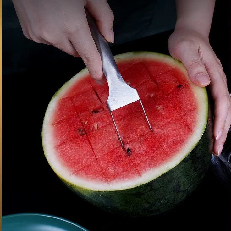 "2-in-1 Wassermelonen-Gabel und -Schneider aus Edelstahl: Leicht, tragbar und vielseitig einsetzbar für perfekt geschnittene Fruchtstücke"
