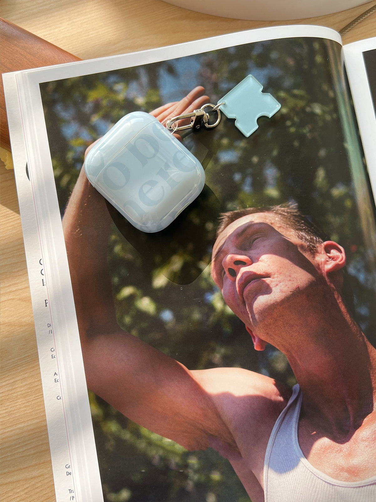 "Minimalistische Silikon Schutzhülle für AirPods - Kompatibel mit Apple Modellen - Inklusive Kokosinsel Anhänger"