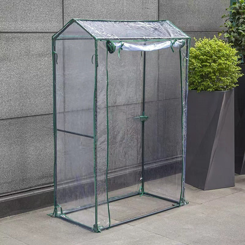 "Robustes Gartenhaus-Isoliercover: Frost- & Regenschutz mit Rolltür für optimales Pflanzenwachstum"