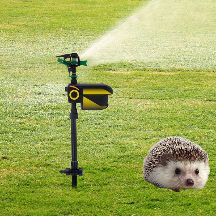 "Automatischer Tierabwehr-Sprinkler mit PIR-Sensor - Effektiver Schutz für Garten, Obstplantagen und Teiche"
