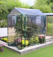 "Robustes Gartenhaus-Isoliercover: Frost- & Regenschutz mit Rolltür für optimales Pflanzenwachstum"