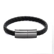 "Multifunktionales Lederarmband mit integriertem USB-C, iPhone 14/13 Max und Micro USB Ladekabel - Tragbares, langlebiges und stilvolles Zubehör in Schwarz"