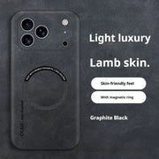 "Ultra-dünne Luxus Leder Handyhülle mit Magnetladung für iPhone - Sturzschutz und Attraktives Design"