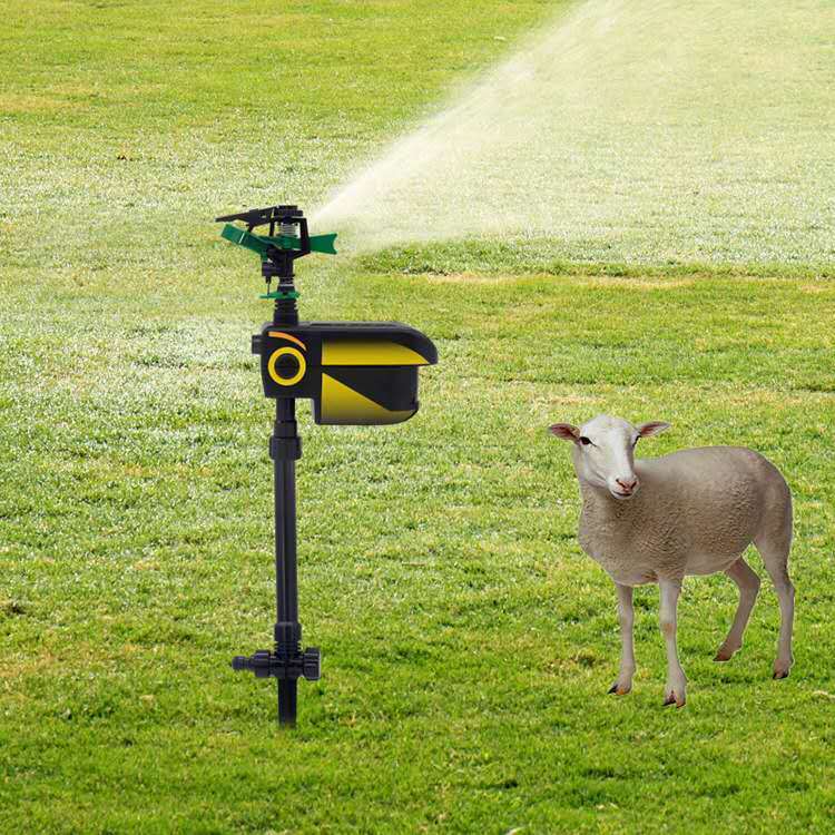 "Automatischer Tierabwehr-Sprinkler mit PIR-Sensor - Effektiver Schutz für Garten, Obstplantagen und Teiche"
