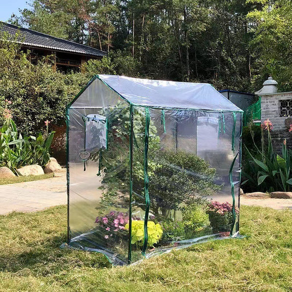 "Robustes Gartenhaus-Isoliercover: Frost- & Regenschutz mit Rolltür für optimales Pflanzenwachstum"