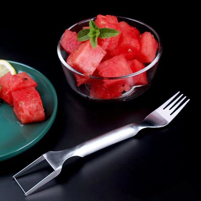 "2-in-1 Wassermelonen-Gabel und -Schneider aus Edelstahl: Leicht, tragbar und vielseitig einsetzbar für perfekt geschnittene Fruchtstücke"