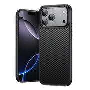 "Premium Carbonfasern Smartphone Hülle mit Magnet-Design - Stoßfest, Fingerabdruckbeständig, Kompatibel mit iPhone 13 & 14 Pro Modellen"
