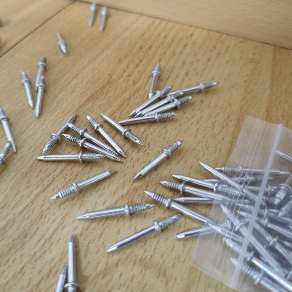 "Premium Hochkohlenstoffstahl Doppelseitige Nahtlose Kante Hornnägel - 50/100/200 Stück Pakete mit Installationswerkzeug"