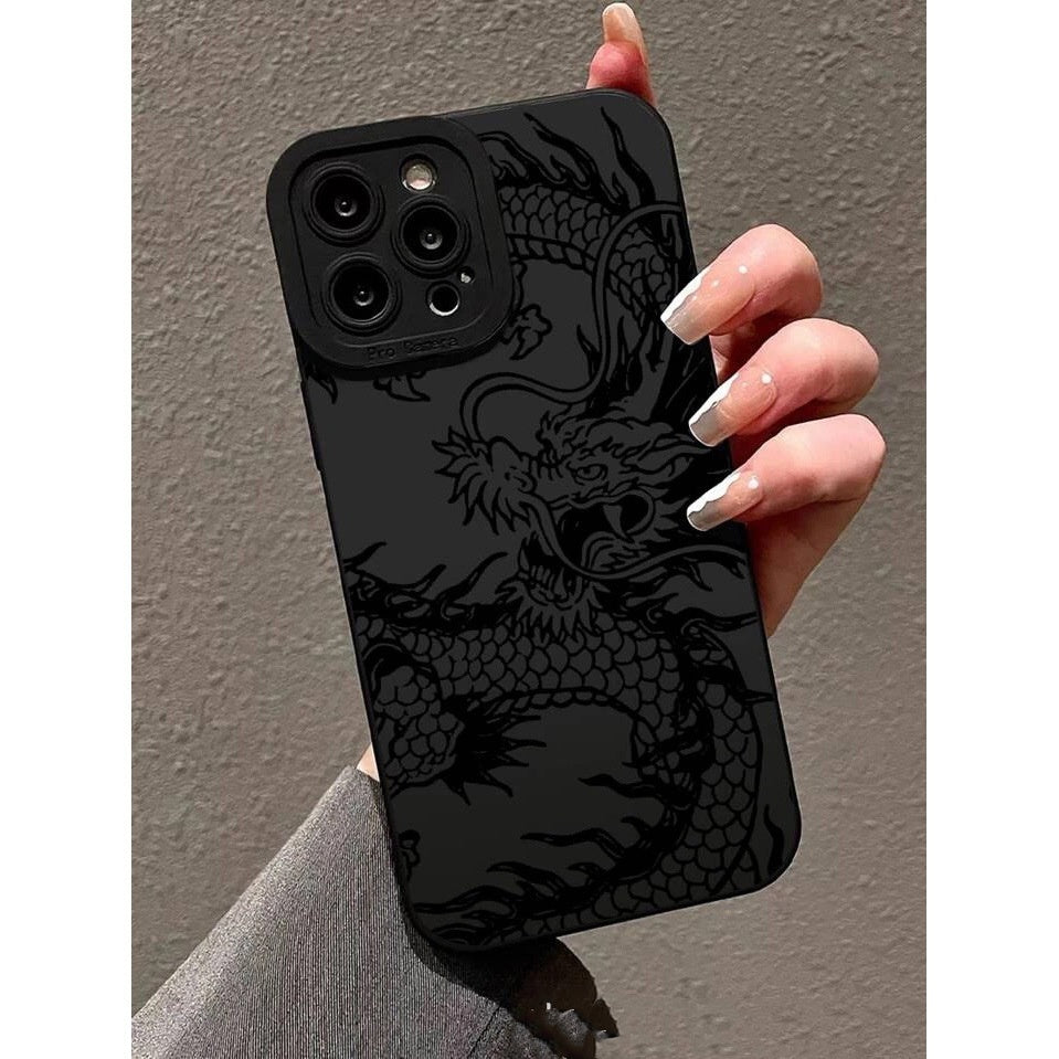 "Vielseitige und Kreative Schwarze Drachen-Muster Handyhülle für iPhone Modelle - Stilvolles Backcover im Japanisch-Europäischen Design"