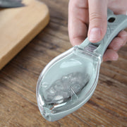 "Praktischer Fischschuppenentferner: Schnelle und saubere Küchenhelfer mit Deckel, handlich & hygienisch, ideal für das tägliche Kochen - Lebensmittelecht AS und ABS"