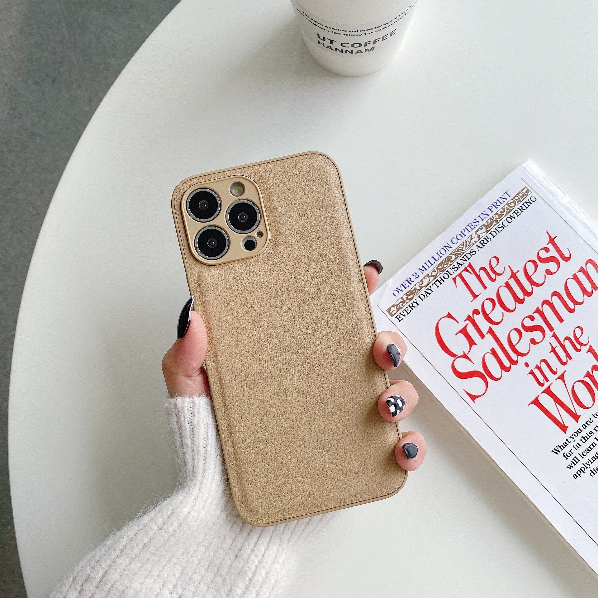 "Premium Leder Silikon Handyhülle, Stoßfest und Kompatibel mit iPhone Modellen"