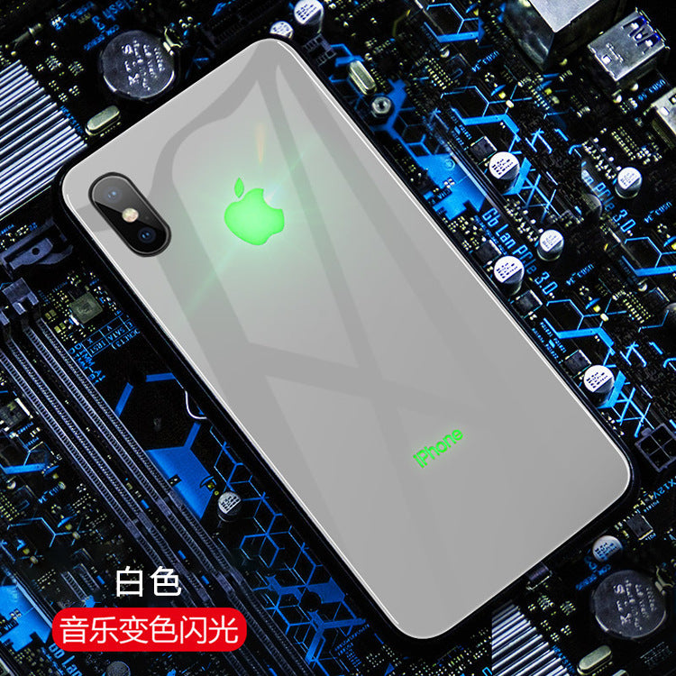 "Leuchtende Handyhülle für iPhone 11 Pro, XS Max, XR & 13: Sprachgesteuertes Farblicht, Gehärtetes Glas, Verschiedene Farben & Muster"