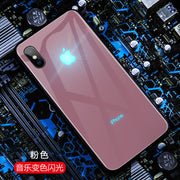 "Leuchtende Handyhülle für iPhone 11 Pro, XS Max, XR & 13: Sprachgesteuertes Farblicht, Gehärtetes Glas, Verschiedene Farben & Muster"