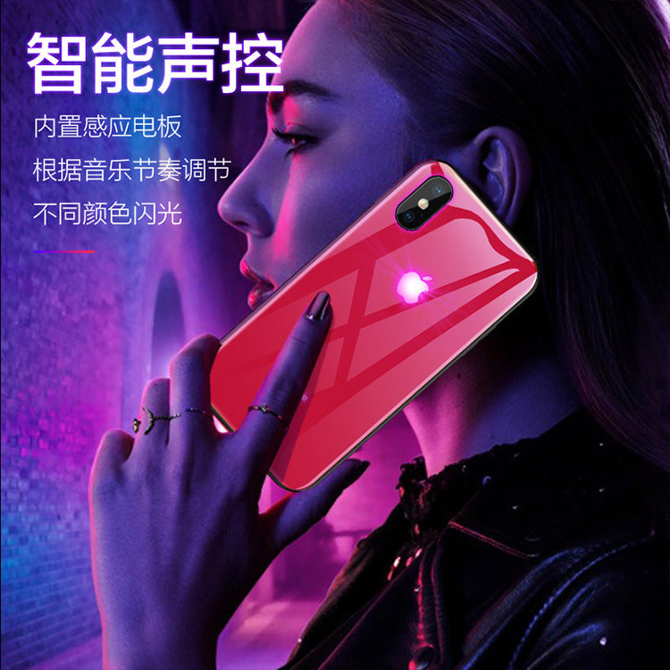 "Leuchtende Handyhülle für iPhone 11 Pro, XS Max, XR & 13: Sprachgesteuertes Farblicht, Gehärtetes Glas, Verschiedene Farben & Muster"
