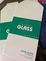 "Premium iPhone Displayschutz aus gehärtetem Glas - Kratzfest, Anti-Fingerprint, HD-Klarheit"