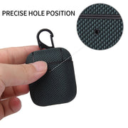 "Premium Schutzhülle für Apple AirPods Pro, Stoßfest mit Metallhaken und Finger-Ring-Tragegurt - Kompatibel mit iPhone Modellen"
