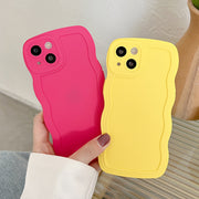"Innovative Silikon Handytasche mit Liquid Wavy Armband für iPhone - Stilvolle All-Inclusive Schutzhülle"