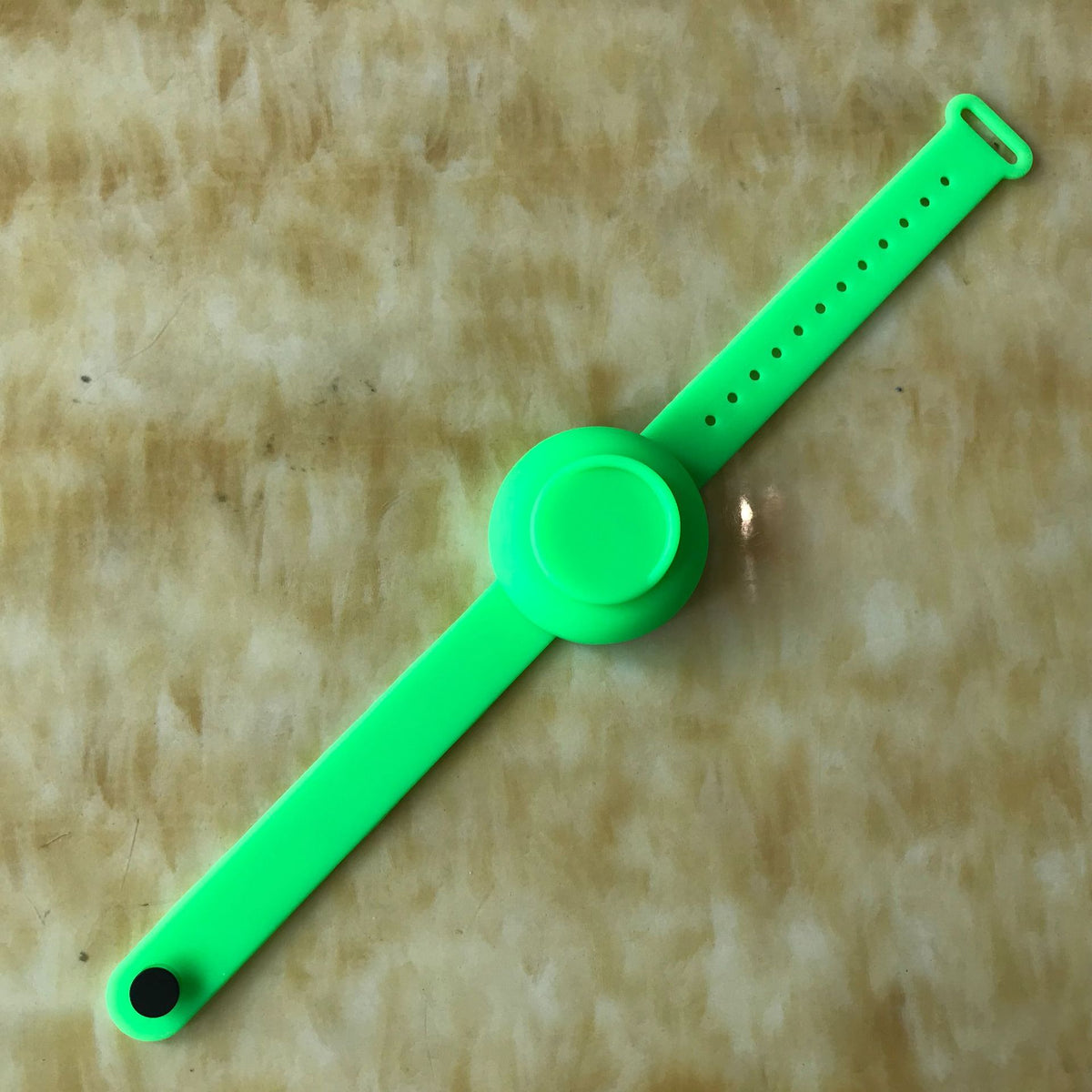 "Unisex Silikon Desinfektionsmittel Armband in Verschiedenen Farben - Einfach & Rund"