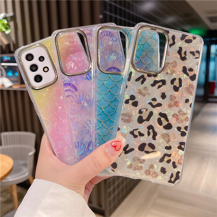 "Kauri Wasserfarben-Marmor Regenbogen-Fischschuppen S22 Handyhülle - Stoßfester Schutz & Stilvolles Design für Samsung S22, S21FE und mehr"