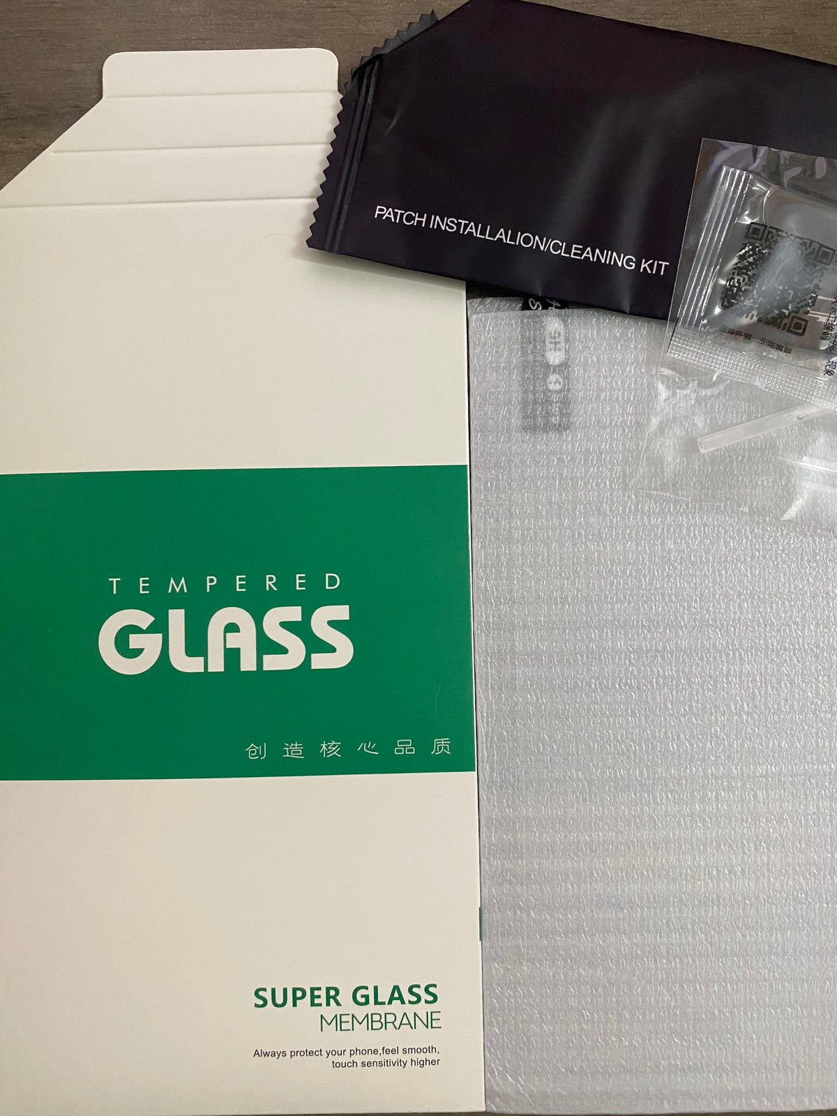 "Premium iPhone Displayschutz aus gehärtetem Glas - Kratzfest, Anti-Fingerprint, HD-Klarheit"