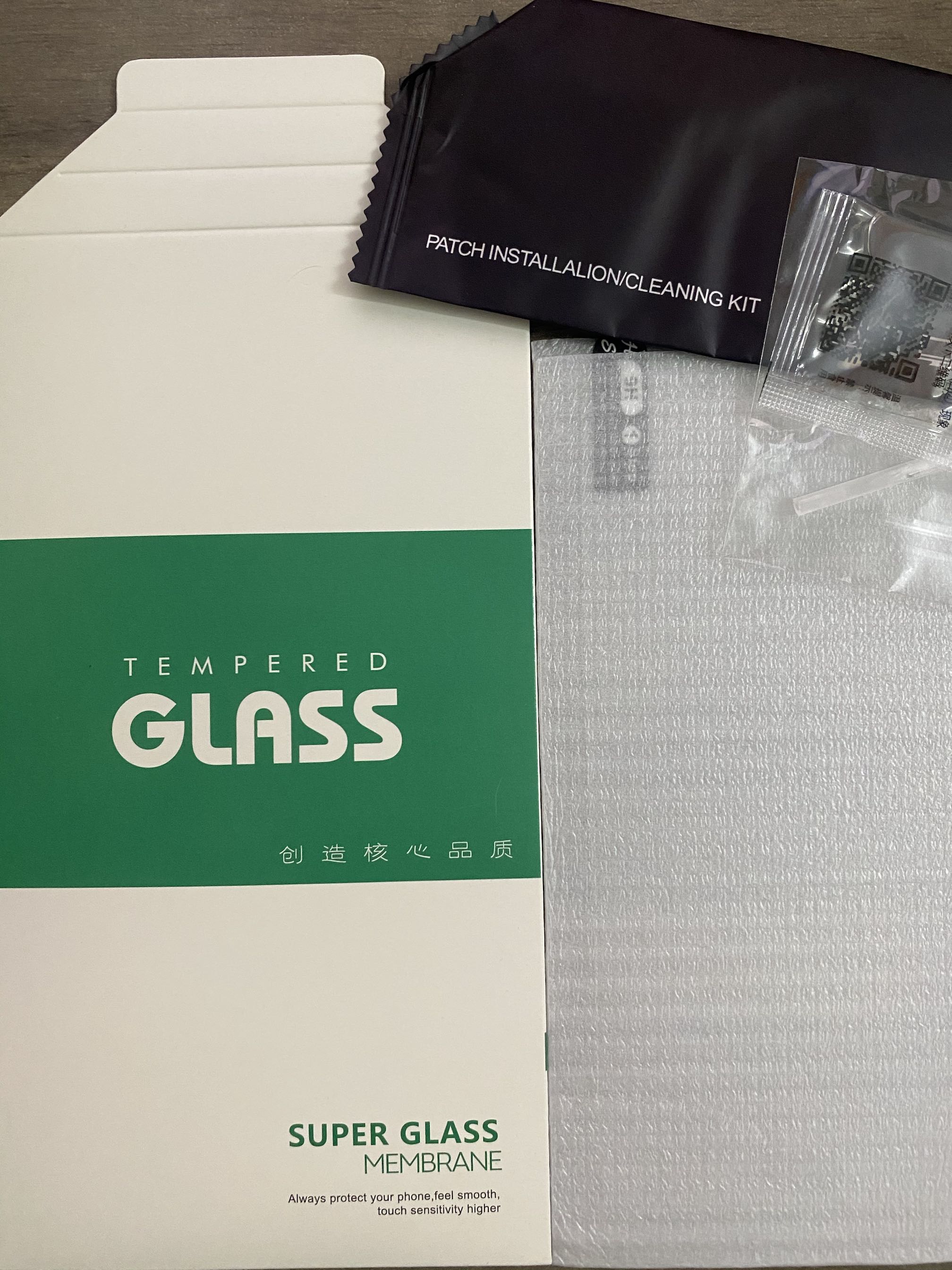 "Premium iPhone Displayschutz aus gehärtetem Glas - Kratzfest, Anti-Fingerprint, HD-Klarheit"