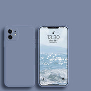"Exklusive Liquid Silikon Handyhülle mit feinen Löchern und geraden Kanten für iPhone - Einfacher Stil, Solide Farbe"