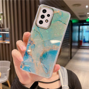 "Kauri Wasserfarben-Marmor Regenbogen-Fischschuppen S22 Handyhülle - Stoßfester Schutz & Stilvolles Design für Samsung S22, S21FE und mehr"